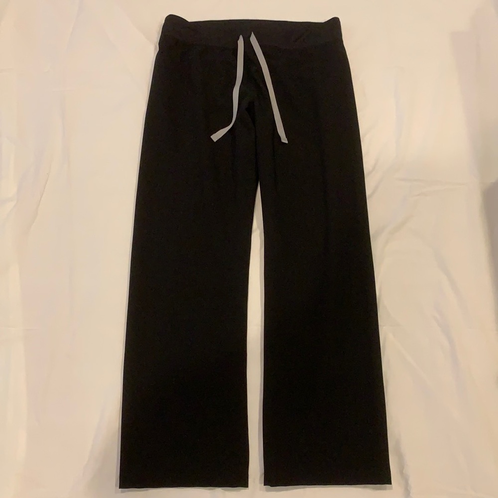 Figs black scrub pant size small petite